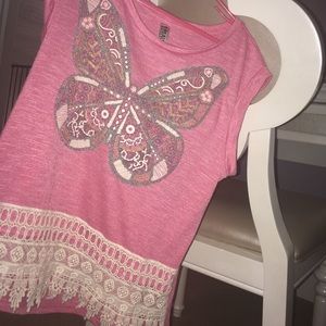 Loose and comfy but casual cute shirt