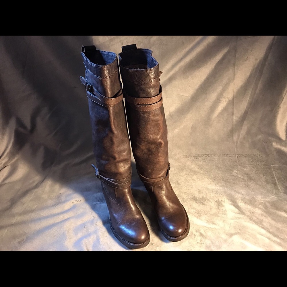 🔹Frye knee-high leather boots🔹
