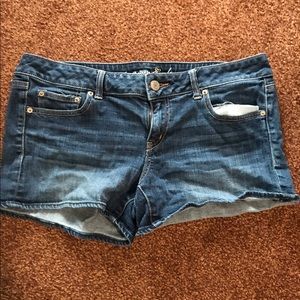 American eagle shorts size 14