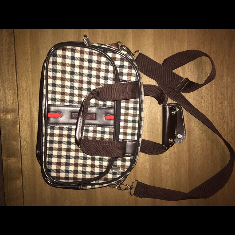 Barton Satchel!