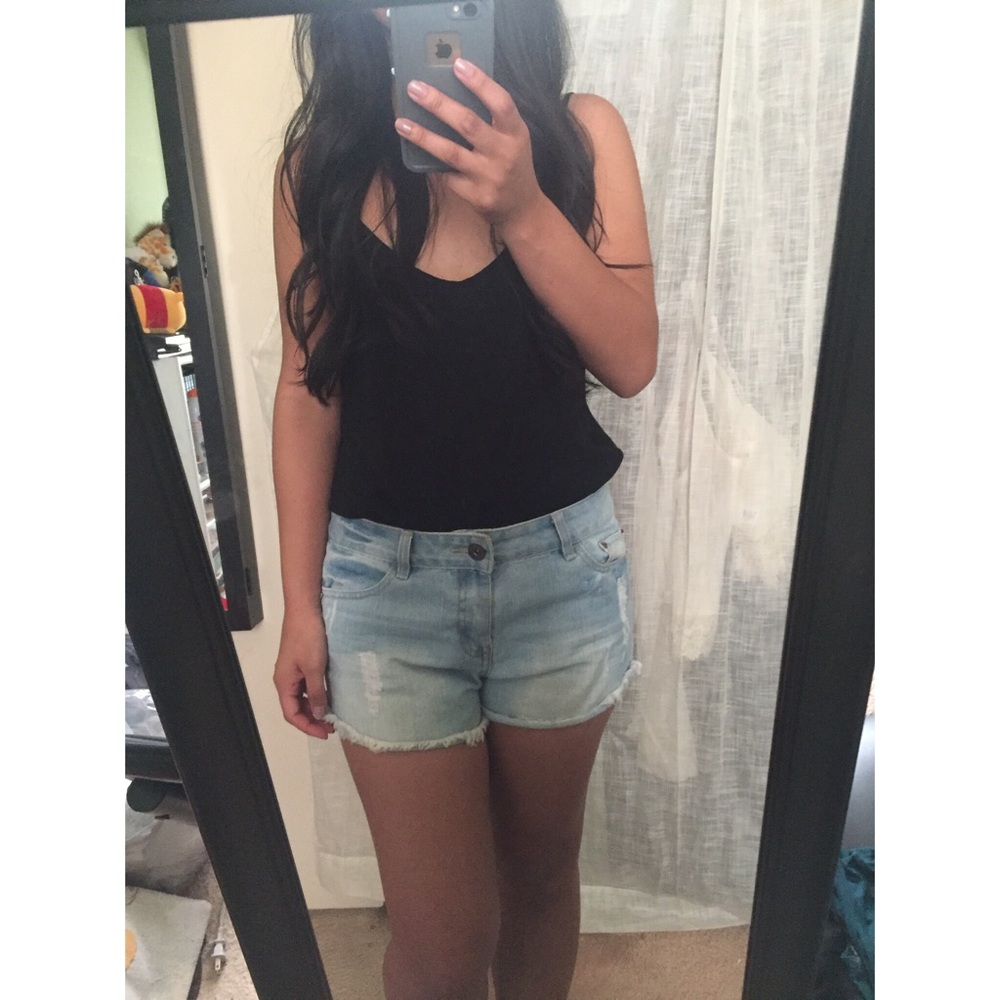 🏝 F21 Ripped, distressed denim shorts