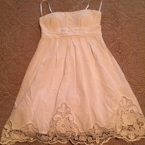 Sweet white dress with Lace detail