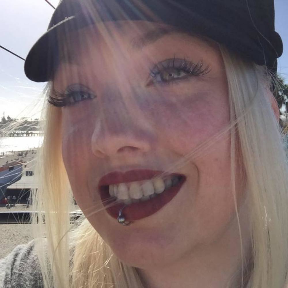 Meet your Posher, Crystal