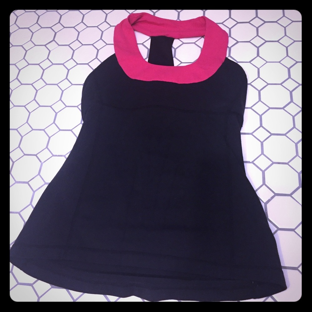 Black and pink Lululemon Scoop neck tank size 6