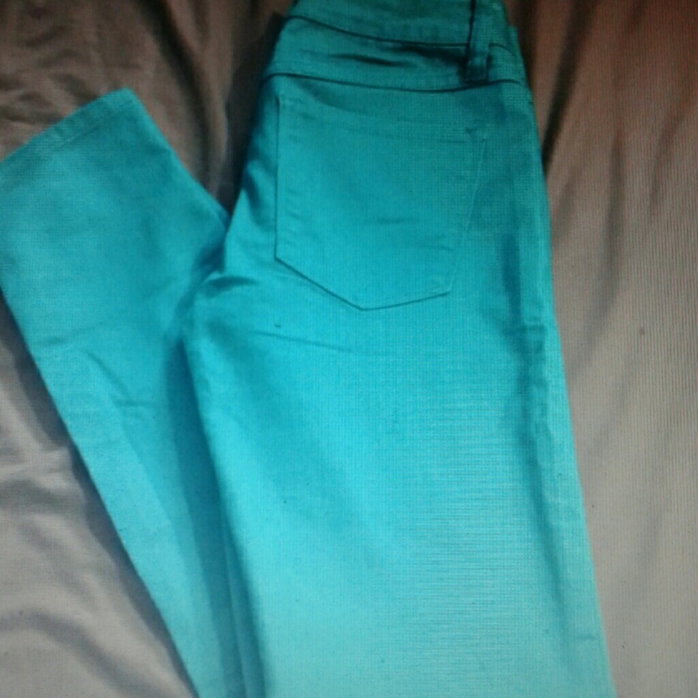Adorable Emerald green Prana fitted jeans size 25