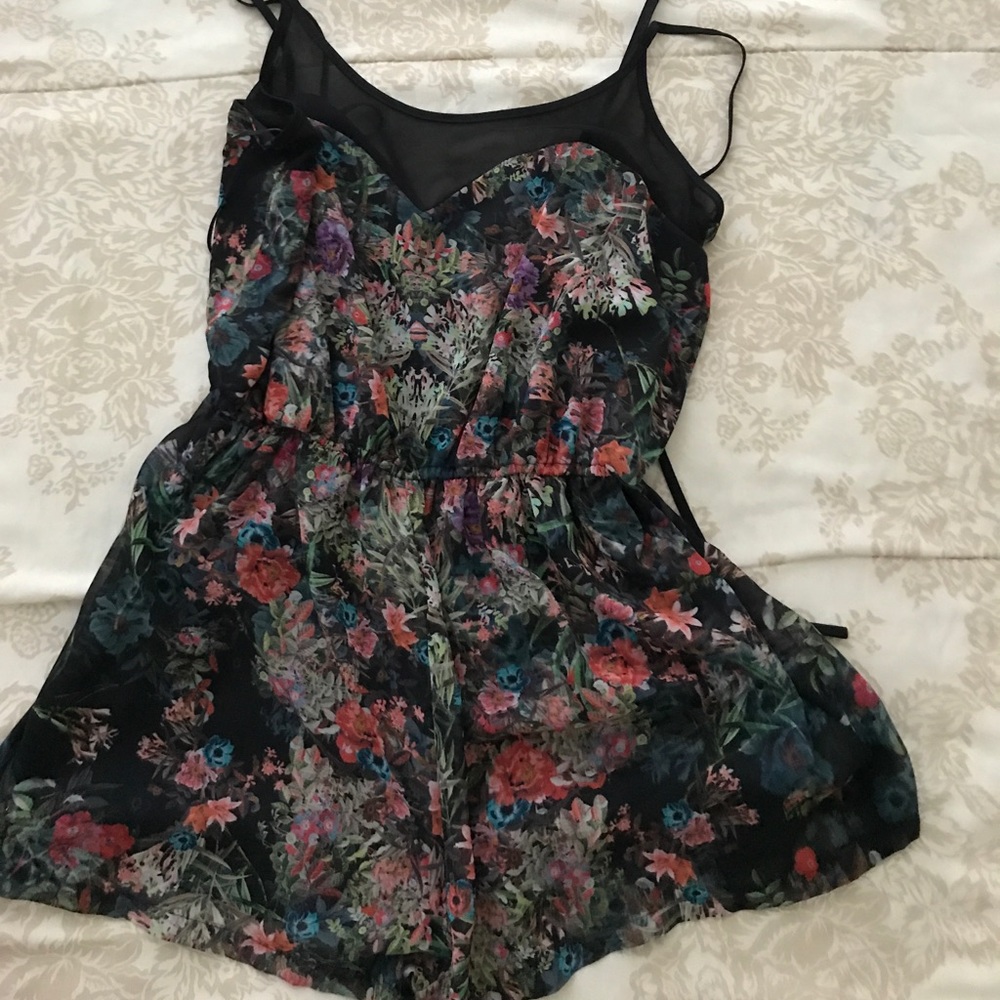 Black Floral flowers festival romper NEW shorts M