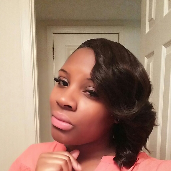Meet your Posher, Jecynthia - Picture 1 of 1