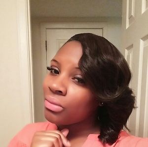 Meet your Posher, Jecynthia