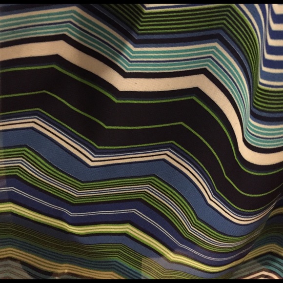 Patterned Dress - Picture 2 of 3