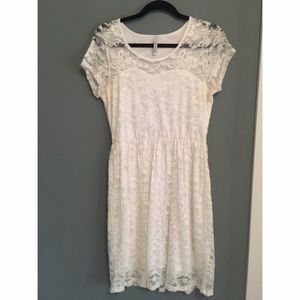 Flowy lace dress