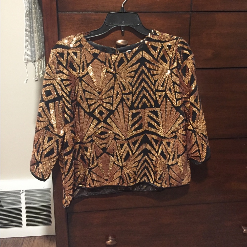 Gold and black 3/4 sleeve shirt