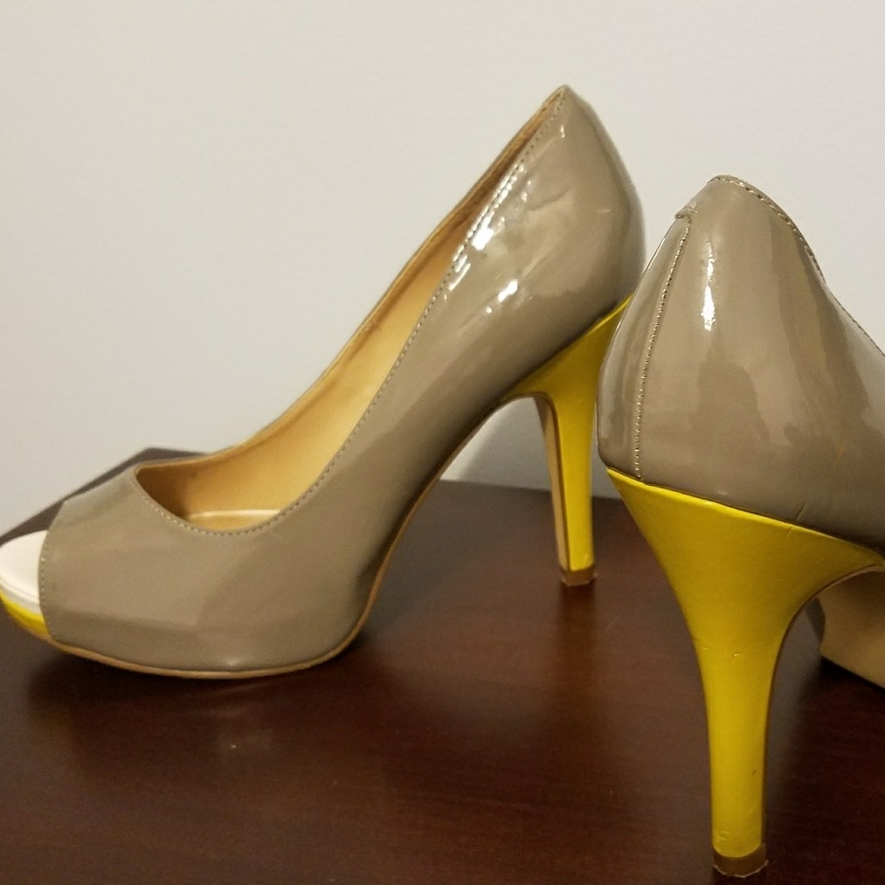 Heels - Picture 2 of 2