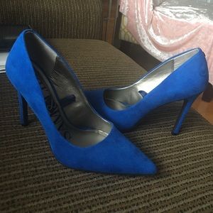Sam&Libby cobalt blue pumps