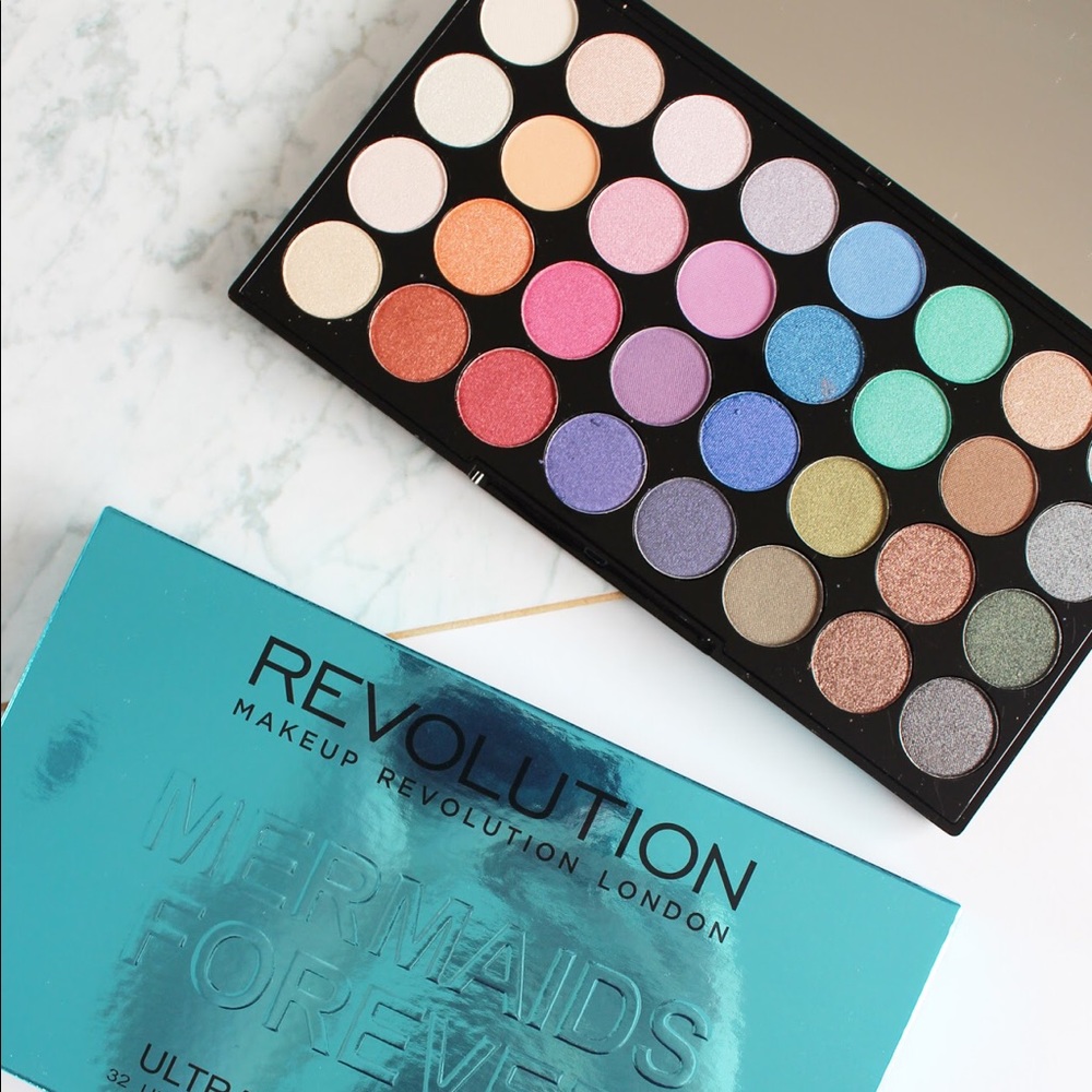 Make up Revolution Eyeshadow Palette