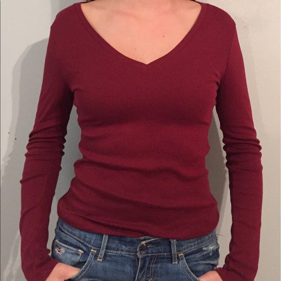 Long sleeve maroon/wine V-neck shirt - Picture 1 of 3