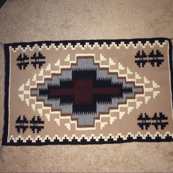 AZTEC RUG - Picture 1 of 2