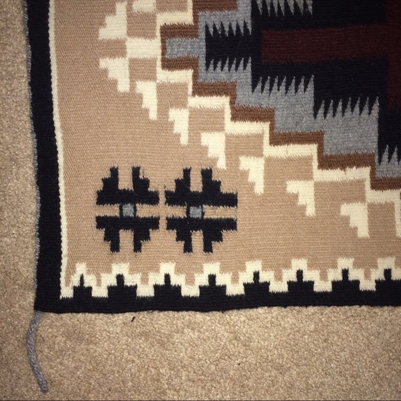 AZTEC RUG - Picture 2 of 2