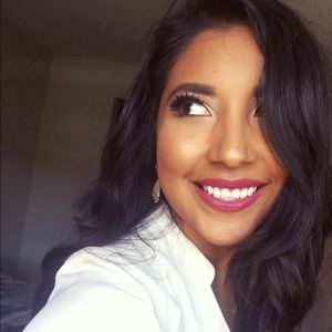 Meet your Posher, Claudia