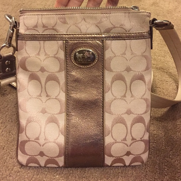 Coach Handbags - Authentic Coach crossbody purse! Great condition!!