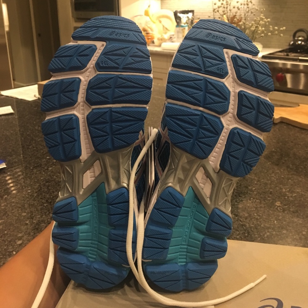 Blue and pink asics shoes - Picture 3 of 4