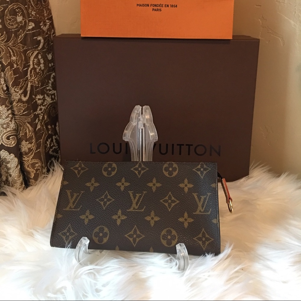 Authentic LV petit bucket pouch monogram