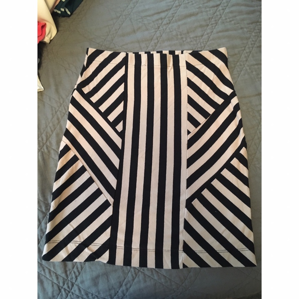 Flattering pencil skirt!