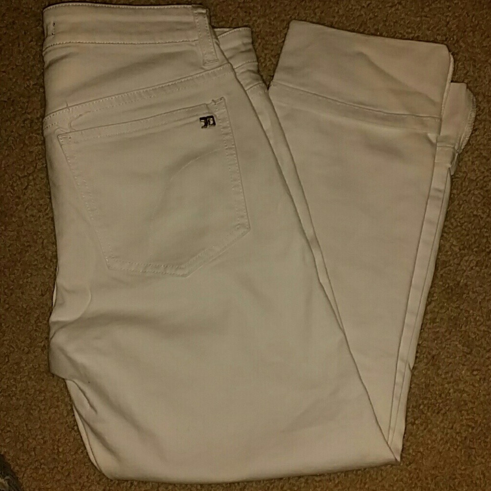 Joe's White Capris