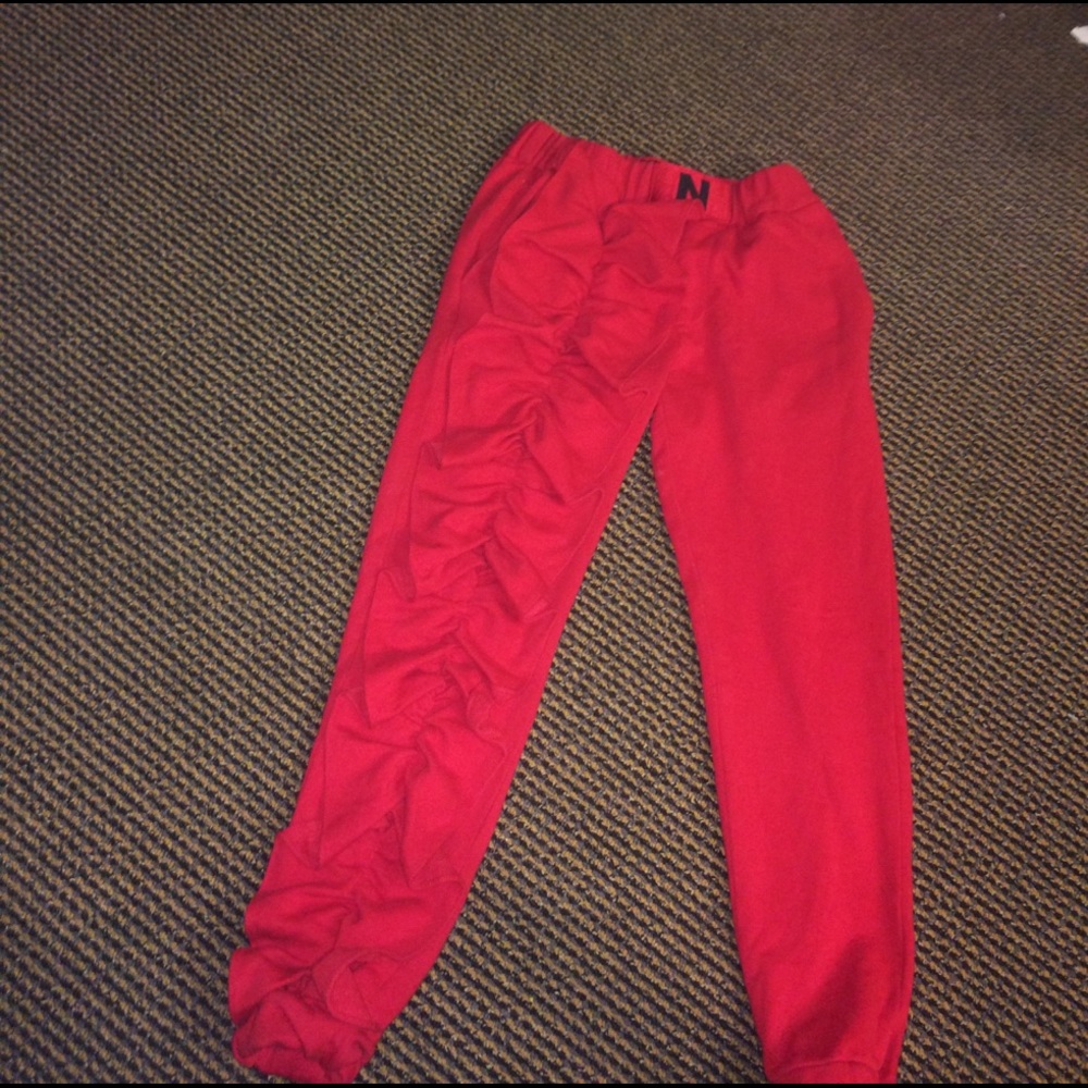 Red Nicopanda bow pants