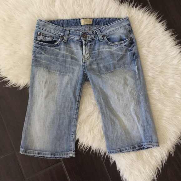 BKE Pants - BKE Bermuda shorts. BKE jean shorts. Buckle shorts