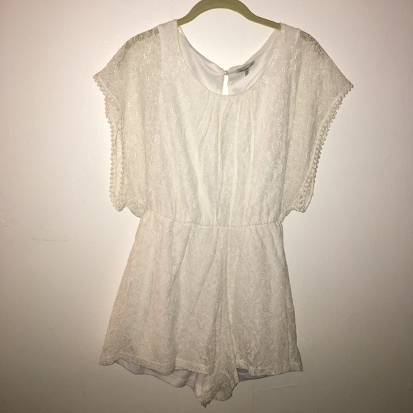 White romper - Picture 1 of 2