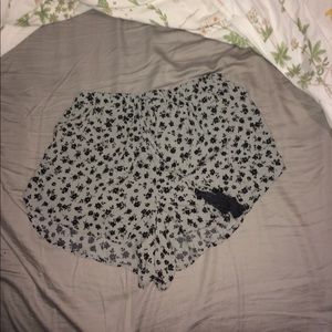 Floral cloth shorts