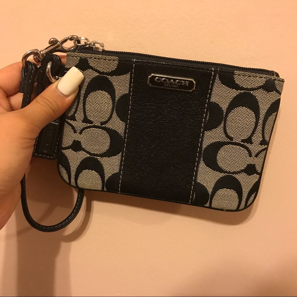 COACH BLACK WRISTLET