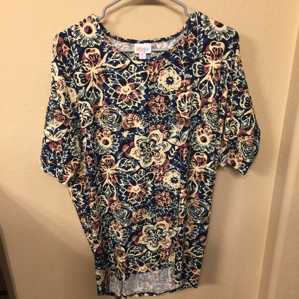 LuLaRoe Irma Tunic- size M