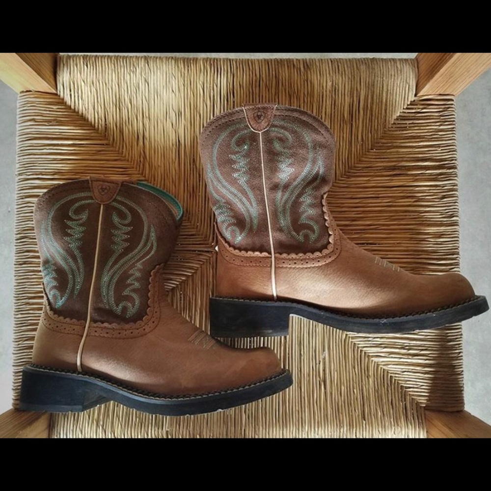 💕SOLD💕 Women's Arias Boots