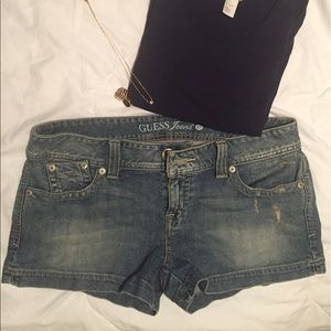 ⬇️⬇️ Price Drop⬇️⬇️ 💙Guess 💙 Denim shorts