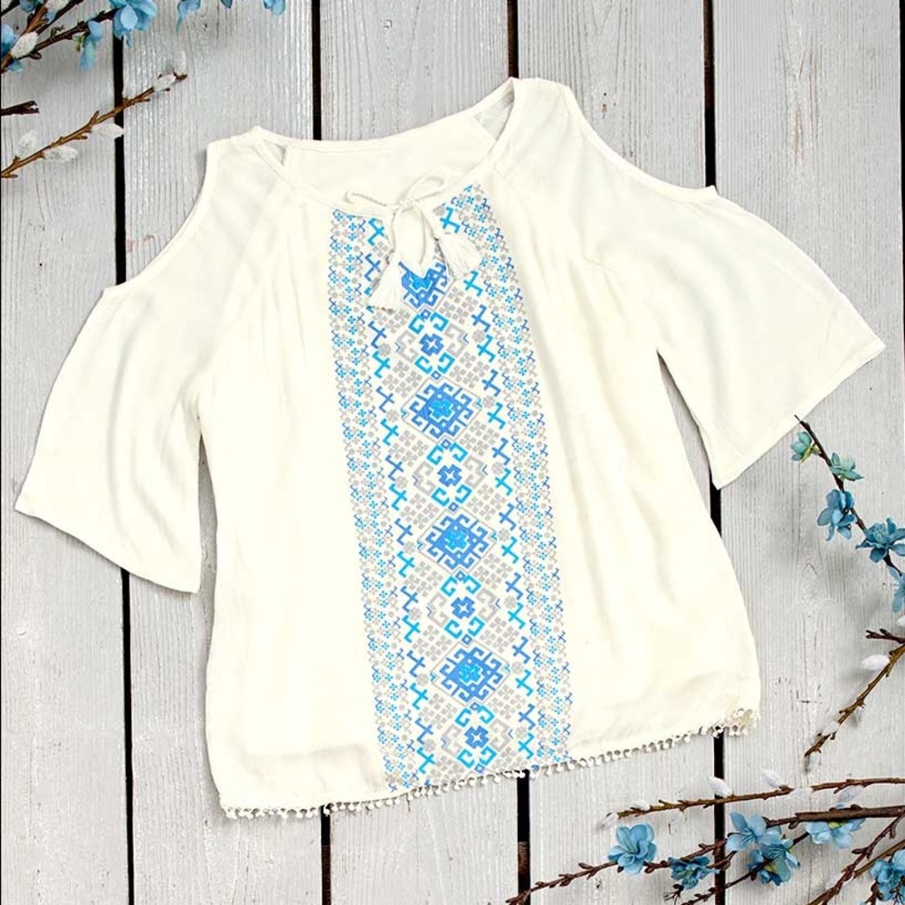 Cold shoulder top