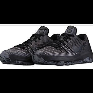 KD 8 Blackout (Black/Dark Grey/Black)