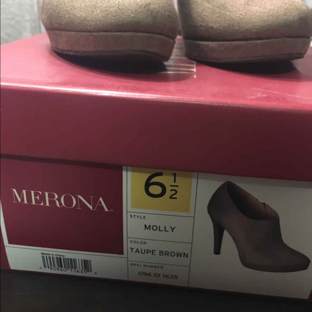 Taupe faux suede booties