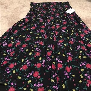 NWT LuLaRoe Maxi-Large! Flowers 🌹