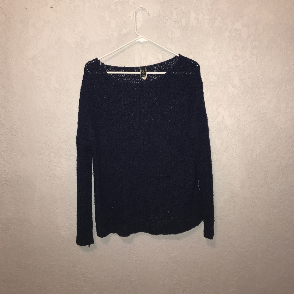 Long sleeve navy blue sweatshirt