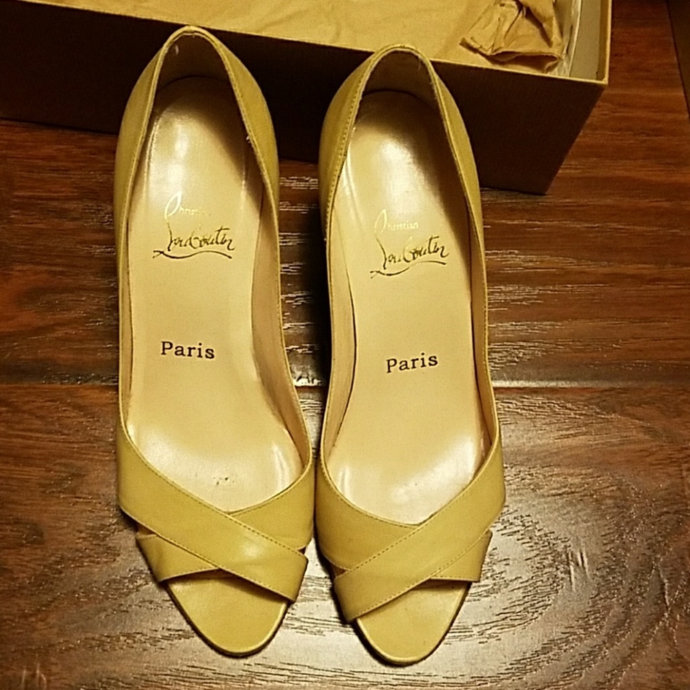 Christian Louboutin Voiler Veppa Wedges