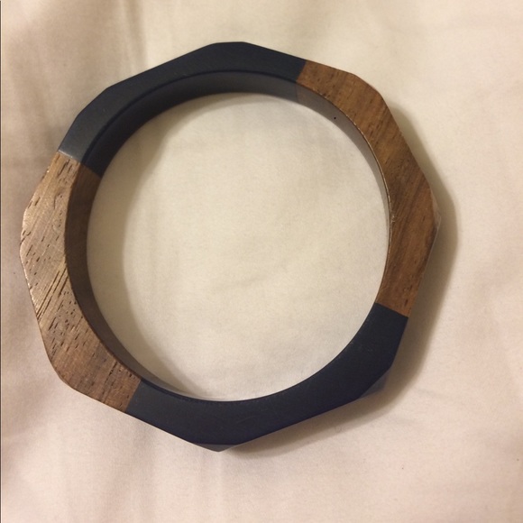 Wood and plastic bangle! - Picture 1 of 2