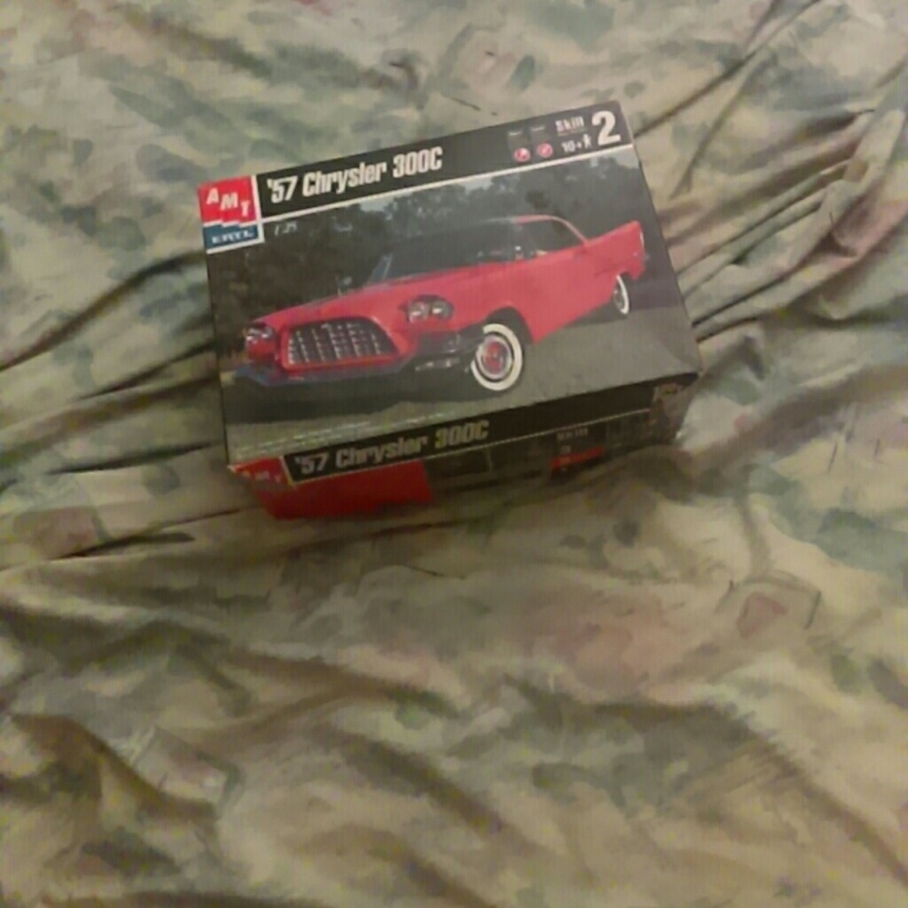 57 Chrysler 300c model kit