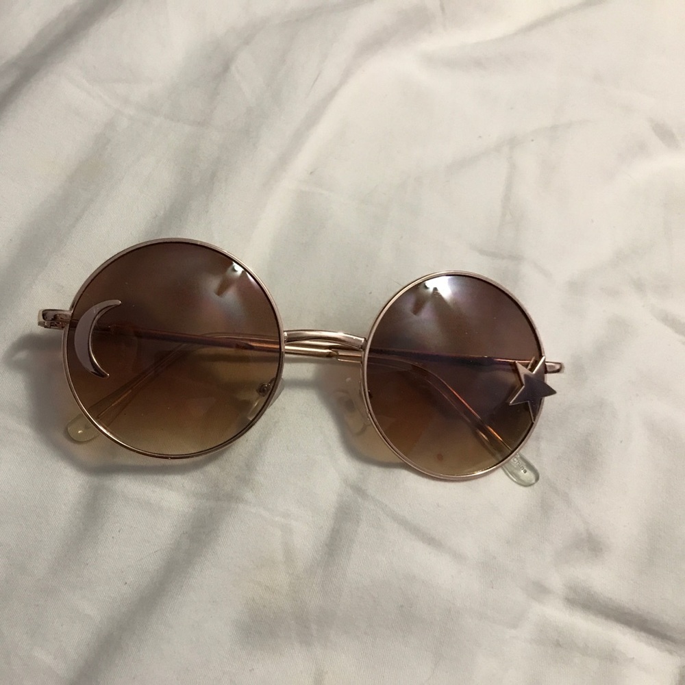 Cute Vintage Styled Sunglasses
