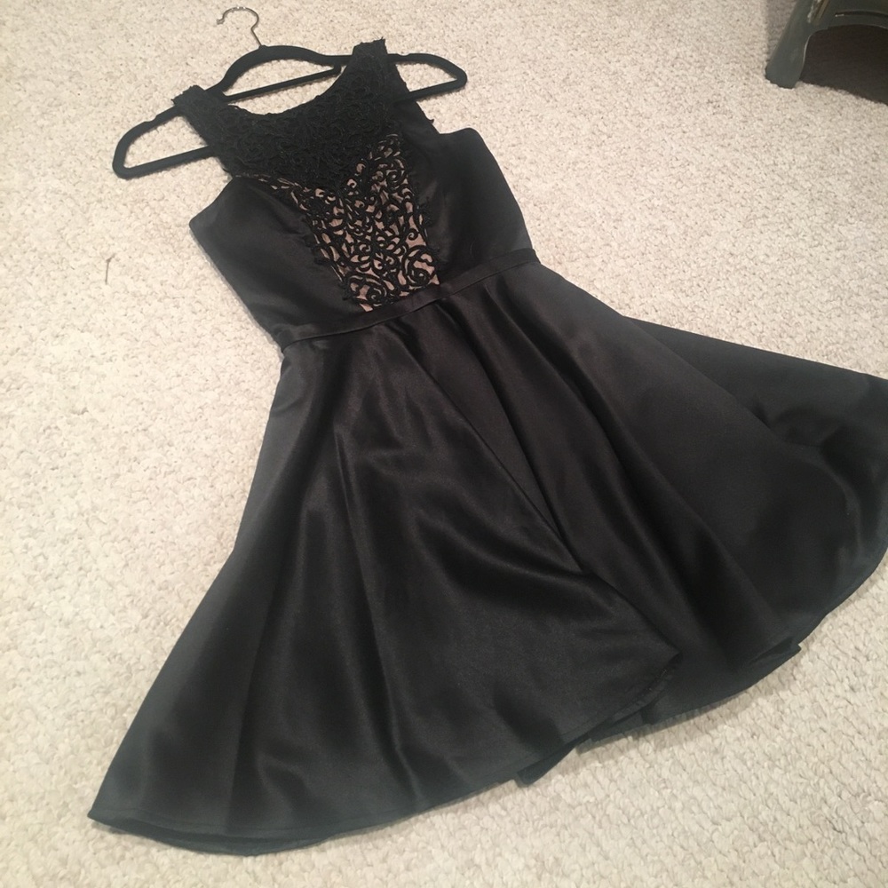 Designer La femme formal dress