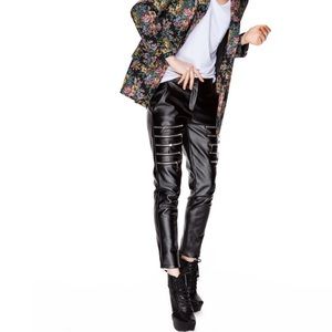 Youppie leather pant .