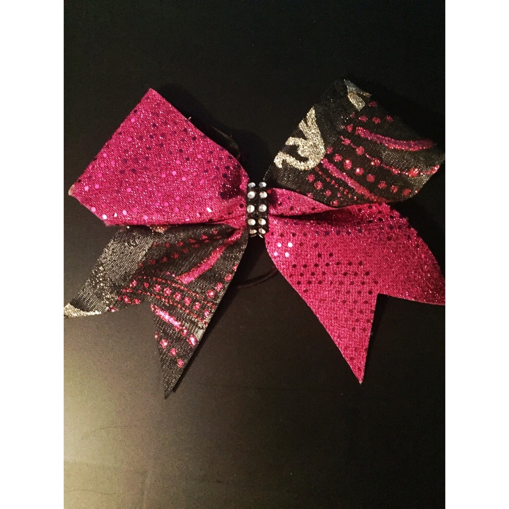 Cheer bow