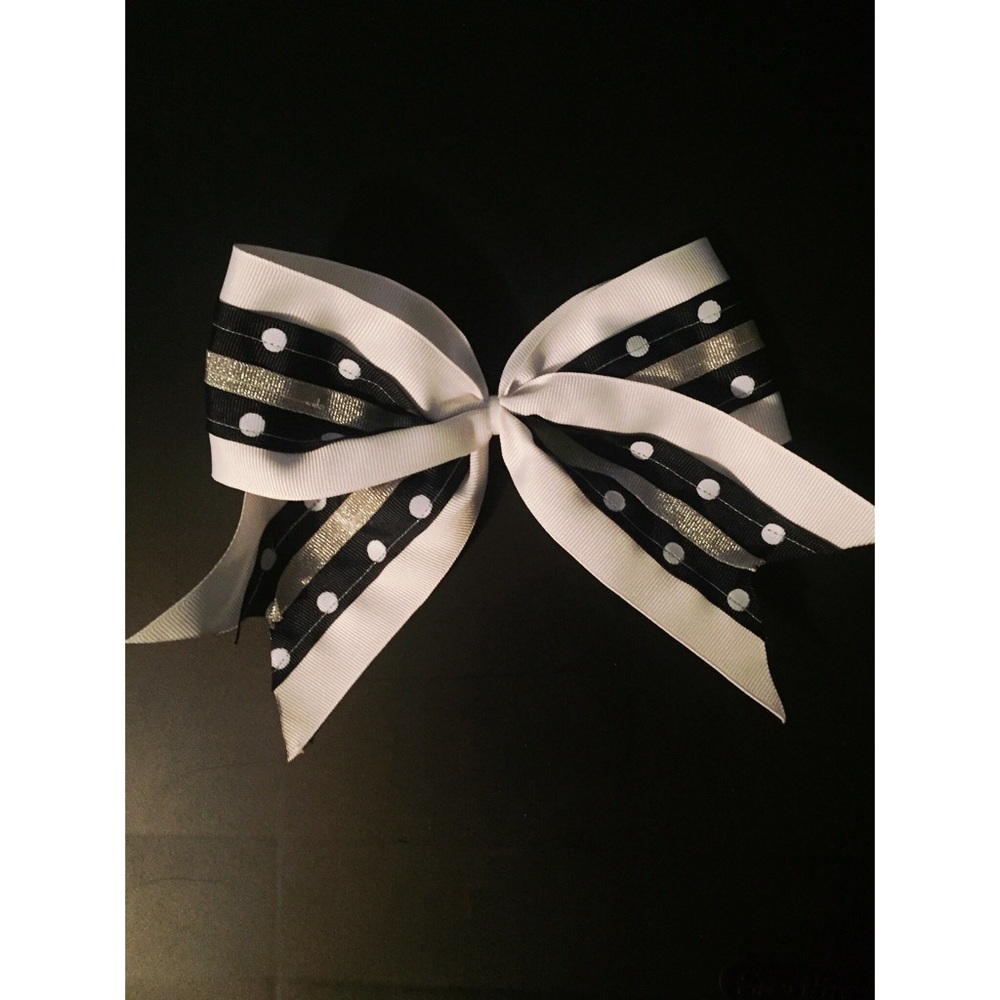 Cheer bow