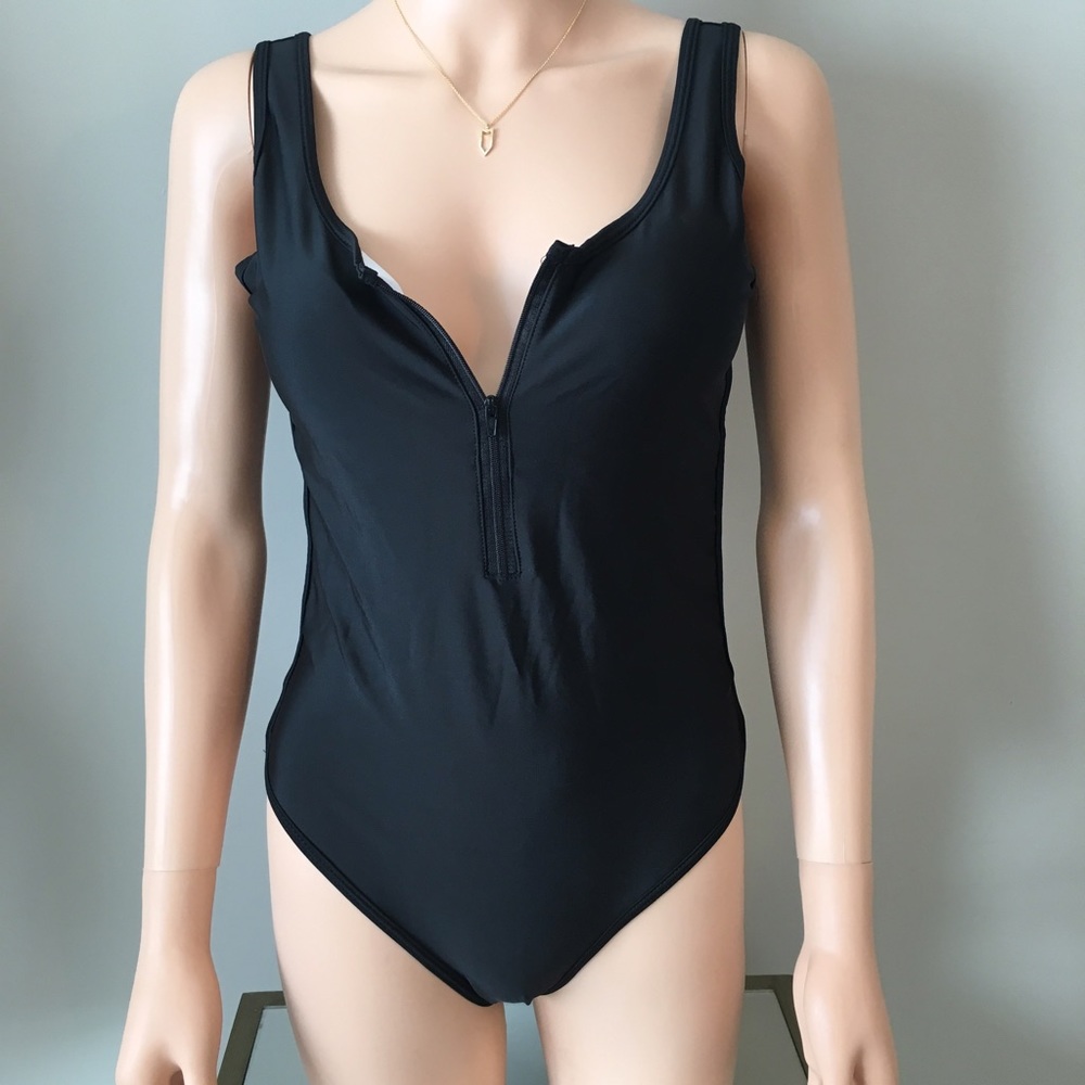 ALL OFFERS CONSIDERED Open back zip up one piece - Picture 5 of 7