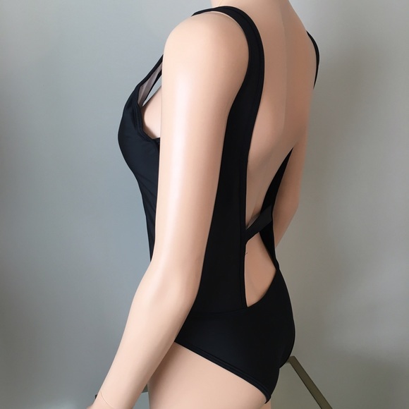 ALL OFFERS CONSIDERED Open back zip up one piece - Picture 4 of 7